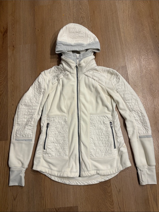 lululemon athletica Jackets & Blazers - lululemon athletica Cream Quilted fleece Hooded Jacket